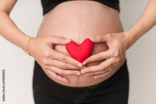 Wallpaper Mural Pregnancy of pregnant mother with father Torontodigital.ca