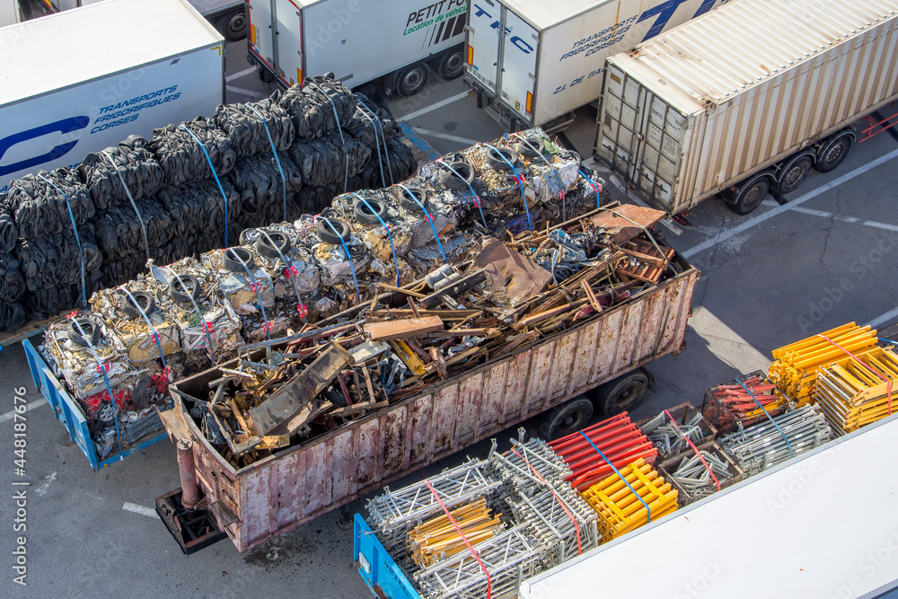 Container of waste, export of pollution to another place