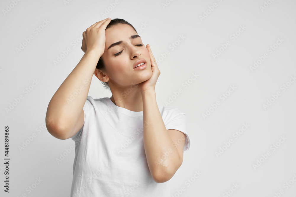 t-shirt holding his head health problems emotions pain discontent t-shirt holding his head health problems emotions pain discontent