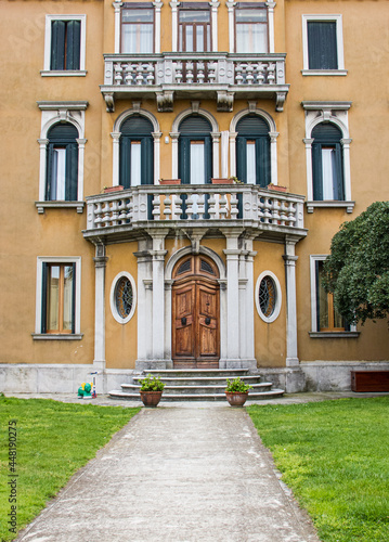 Fototapeta Naklejka Na Ścianę i Meble -  Windows and Doorways of the flooded city of Venice, Italy