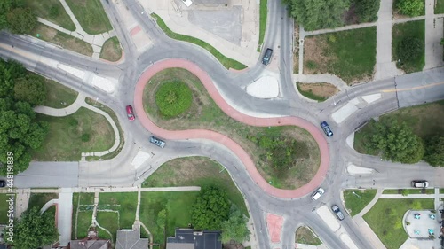 roundabout p-nut 02b