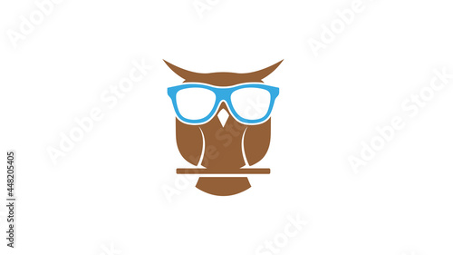 Creative owl geek logo vector design symbol