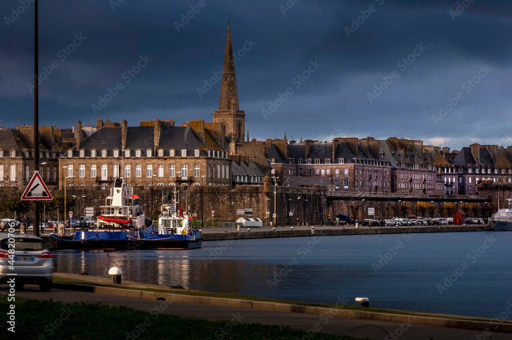 Rempart de Saint Malo - obrazy, fototapety, plakaty 
