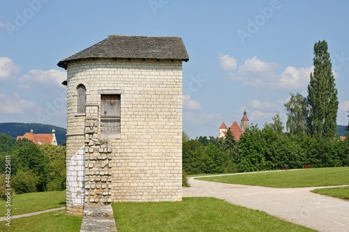 Weißenburg - Kastell - Das Nordtor von Westen mit Andreaskirche und Zentralschule photo