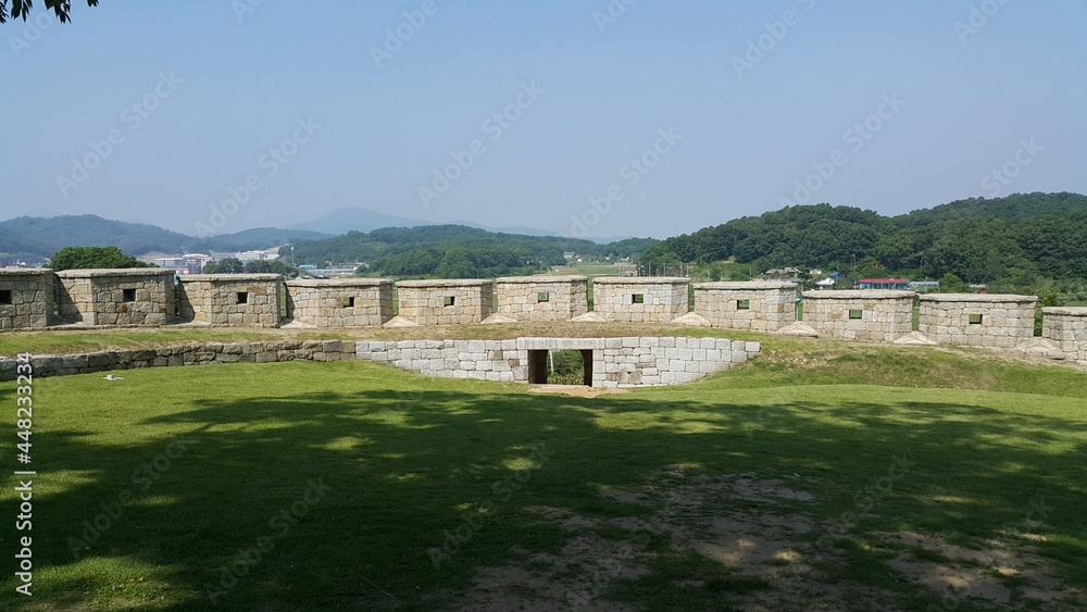 한국 고대 군사 방어용 성벽 Stock Photo | Adobe Stock