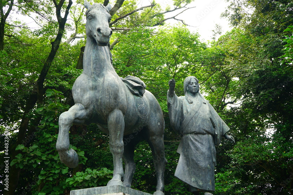 Statue of Kazutoyo Yamauchi Wife at Kochi-jo Castle in Kochi, Japan - 日本 高知県 高知城 山内一豊の妻 千代 石像 Statue of Kazutoyo Yamauchi Wife at Kochi-jo Castle in Kochi, Japan - 日本 高知県 高知城 山内一豊の妻 千代 石像