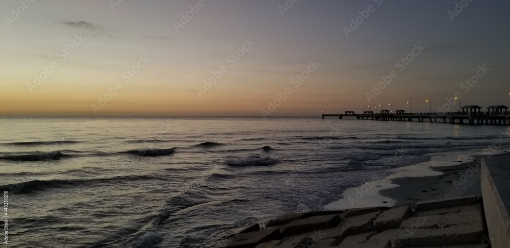 Obraz premium sunset on the beach