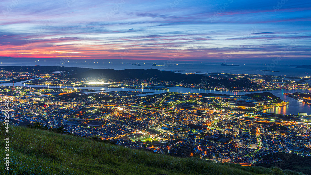 Naklejka premium 皿倉山展望台 夕日 福岡県 北九州市