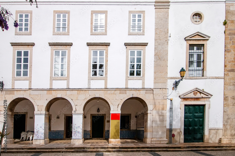 Obraz premium historical downtown in garden Manuel Bivar