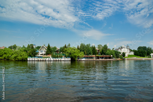 Obraz na płótnie Embankment of the Klyazmensky reservoir, river walk along the Moscow canal, Russia w salonie