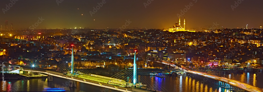 Naklejka premium Night lights of Istanbul