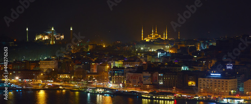 Night lights of Istanbul © sarymsakov.com