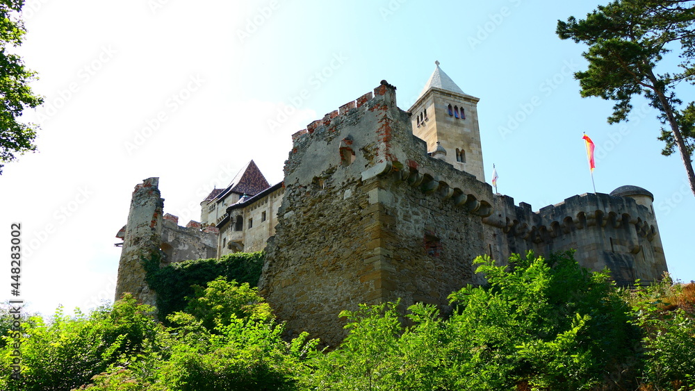 Blick auf die Burg Lichtenstein, Maria Enzersdorf