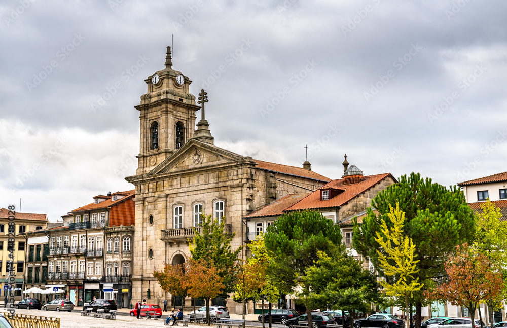 Obraz premium Saint Peter Basilica in Guimaraes, Portugal