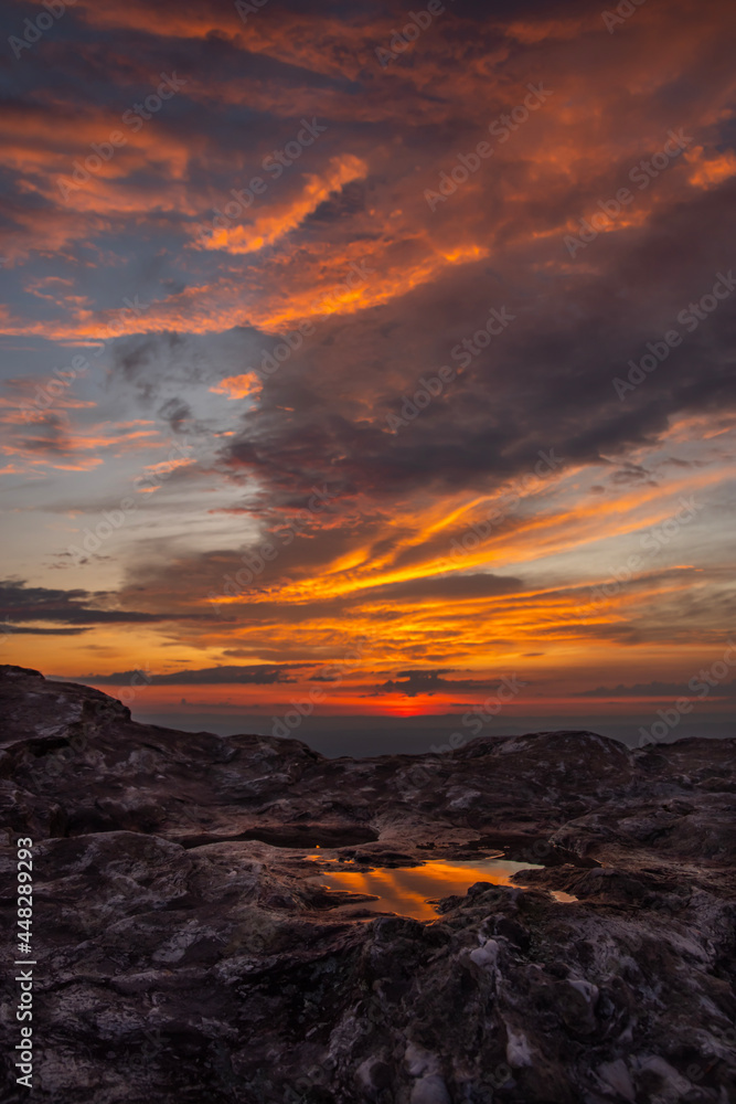 Fototapeta premium sunset over the sea