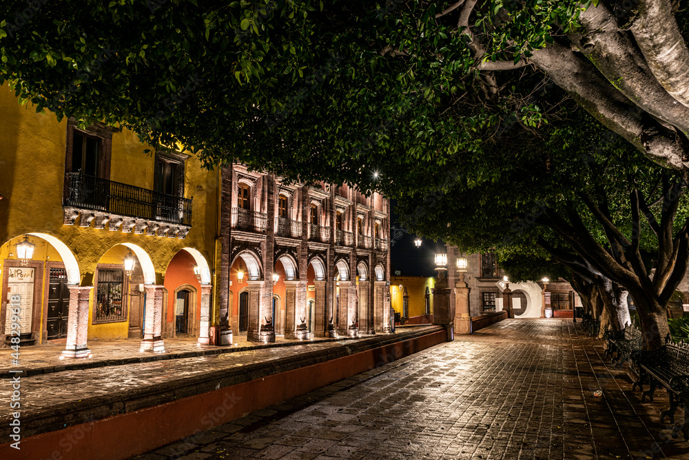 Naklejka premium Porticos Plaza principal San Miguel de Allende 