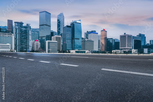 Tar Roads and Urban Architectural Skyline © 昊 周