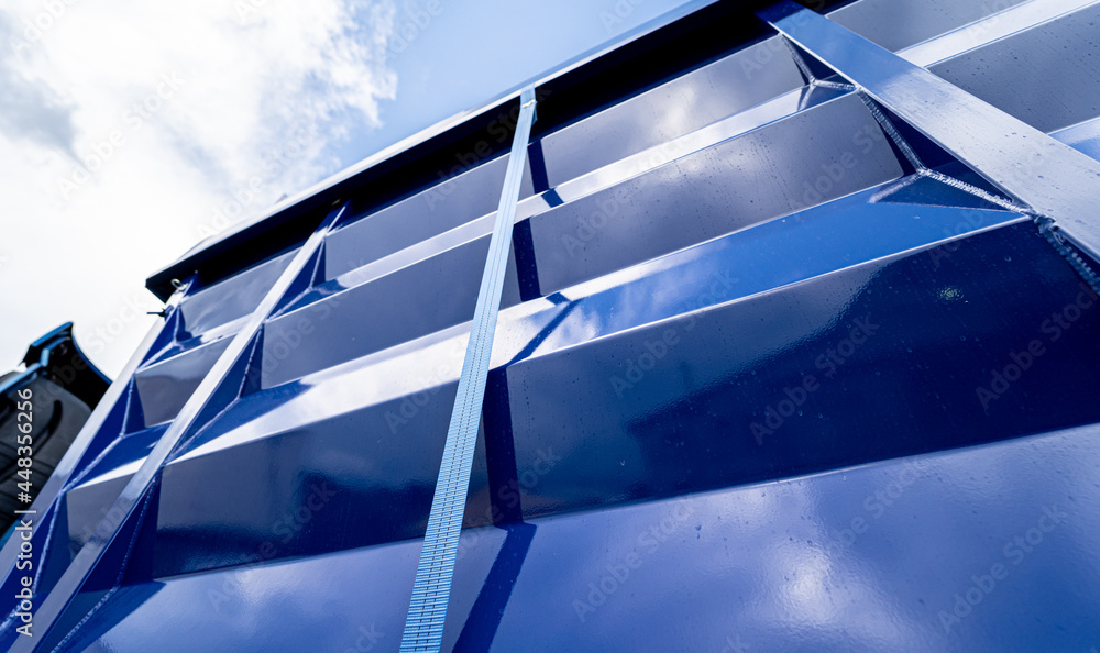 Obraz premium Large grain truck at the blue sky background