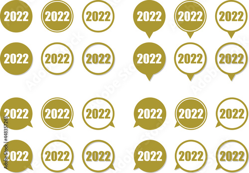 2022の数字が入った金色の円形スピーチバルーン ベクターセット