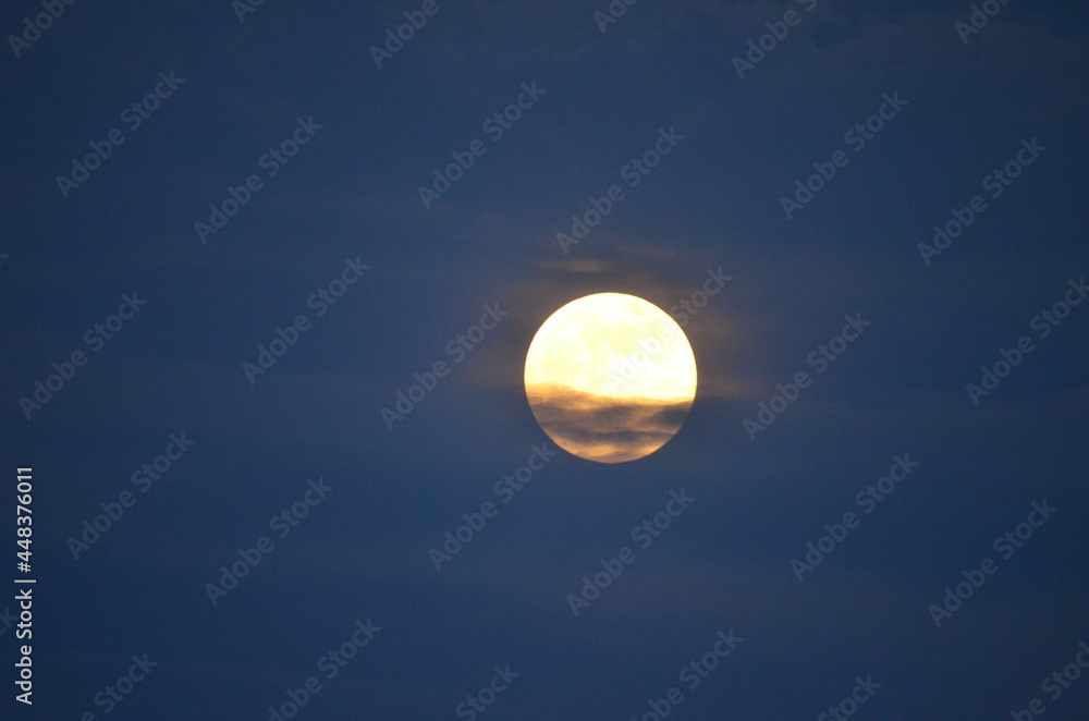 Obraz premium moon in the sky