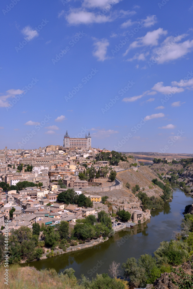 Vista del río Tajo y de la ciudad de Toledo 