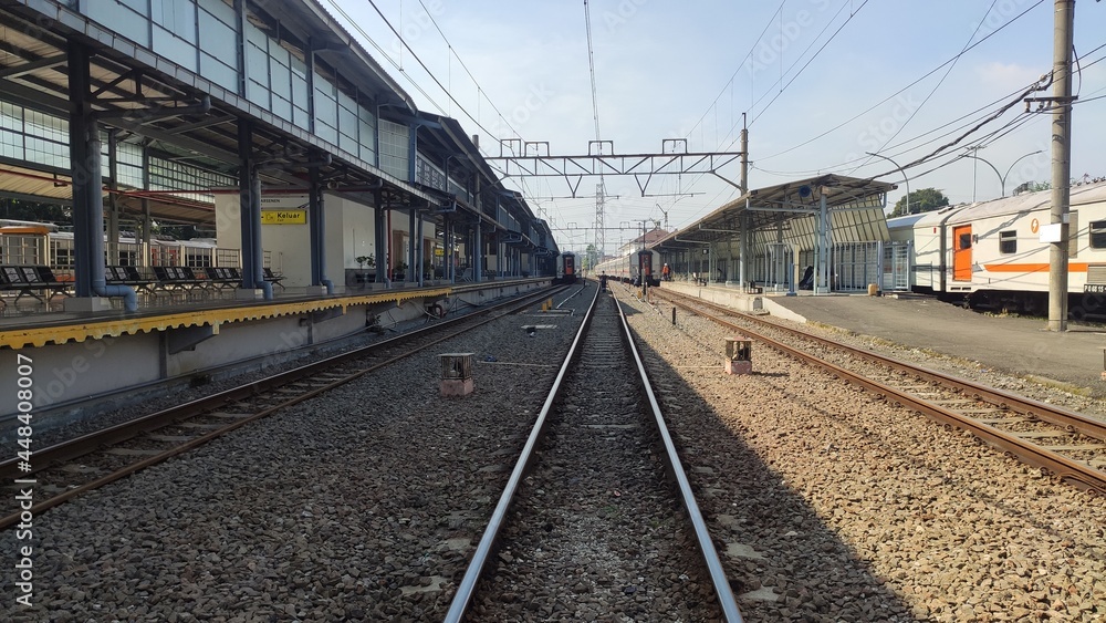 railway on train station