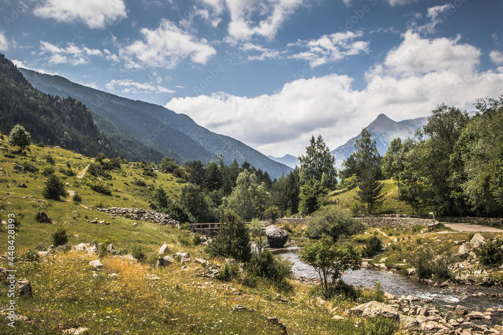 Bergwelt der spanischen Pyrenäen
