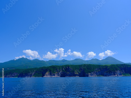 海から見た知床連山