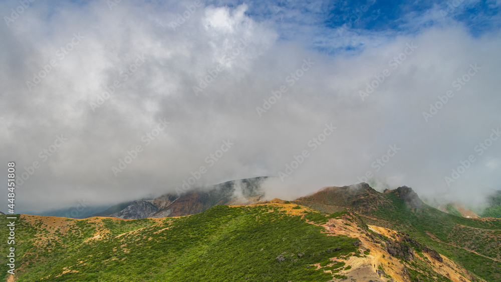 安達太良山登山　雲と稜線