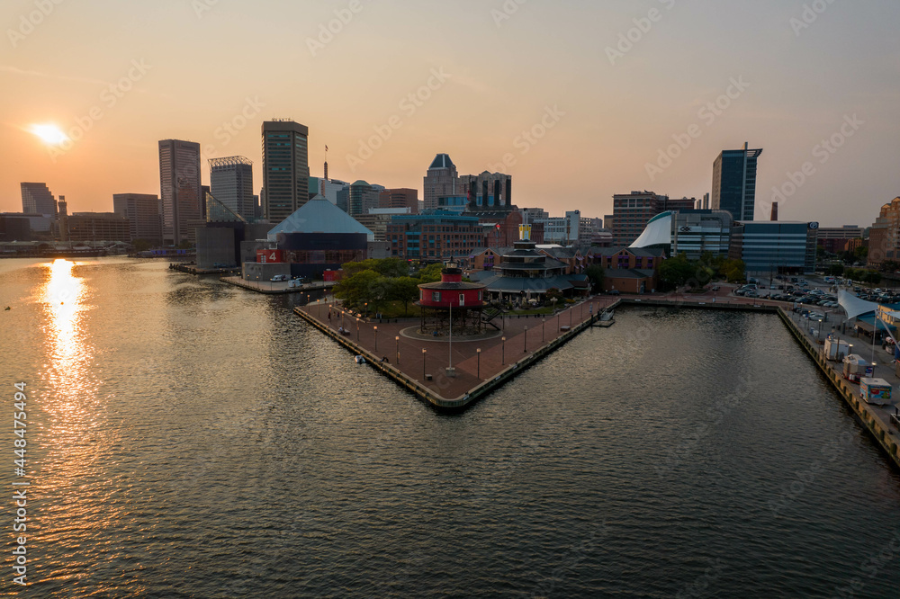 Obraz premium Aerial View of Baltimore City Inner Harbor at Sunset
