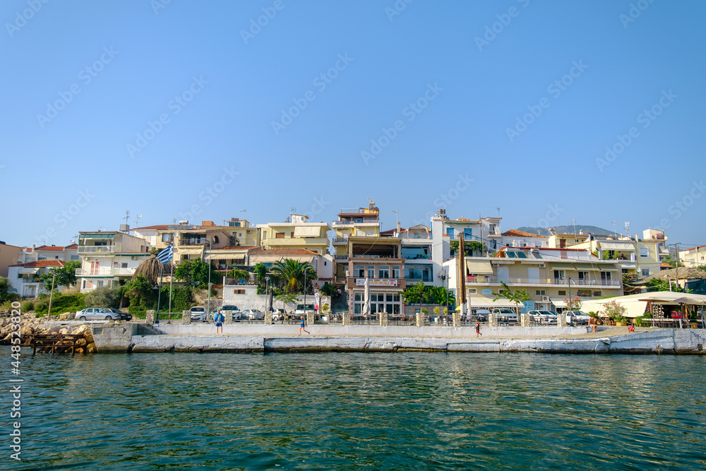 Obraz premium Waterfront view in a beautiful Mediterranean village on a warm summer day