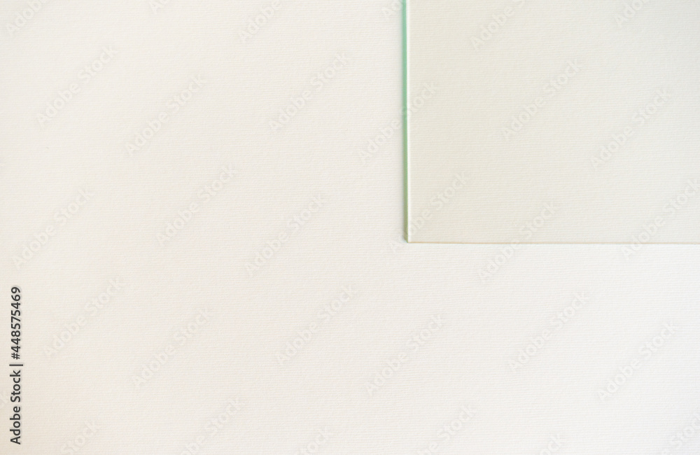Light paper, the upper right corner is the area under the glass. Light paper, the upper right corner is the area under the glass.