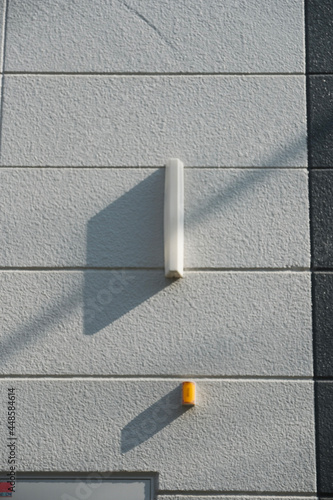 arrow on the wall