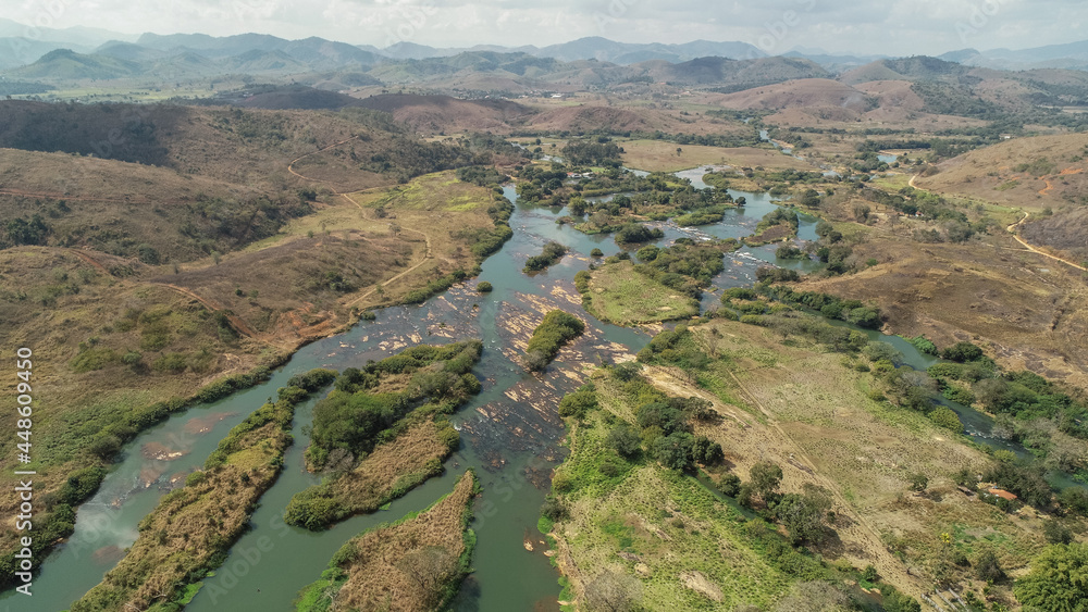 drought is a problem that is affecting the entire world, in Brazil it is no different. in the interior of Rio de Janeiro, vegetation and climate have changed a lot for some time now. everything is dry