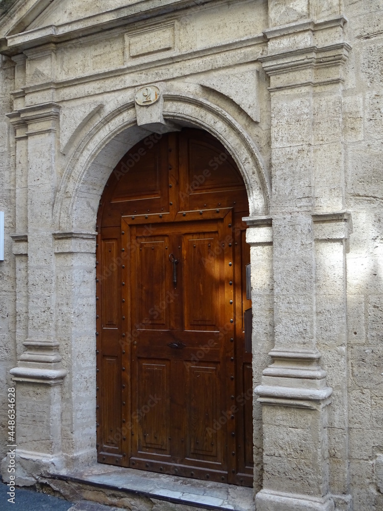 porte ancienne Pezenas