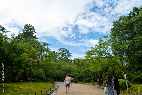 石川県金沢市にある兼六園周辺の風景 Scenery around Kenrokuen Garden in Kanazawa City, Ishikawa Prefecture, Japan. © Hello UG
