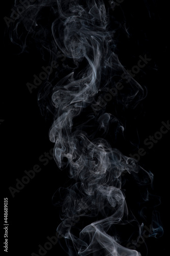煙の素材写真 黒バック