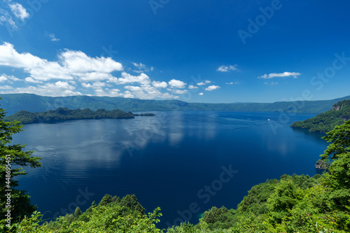 【青森県十和田湖】瞰湖台から眺める十和田湖は開放的な大パノラマ