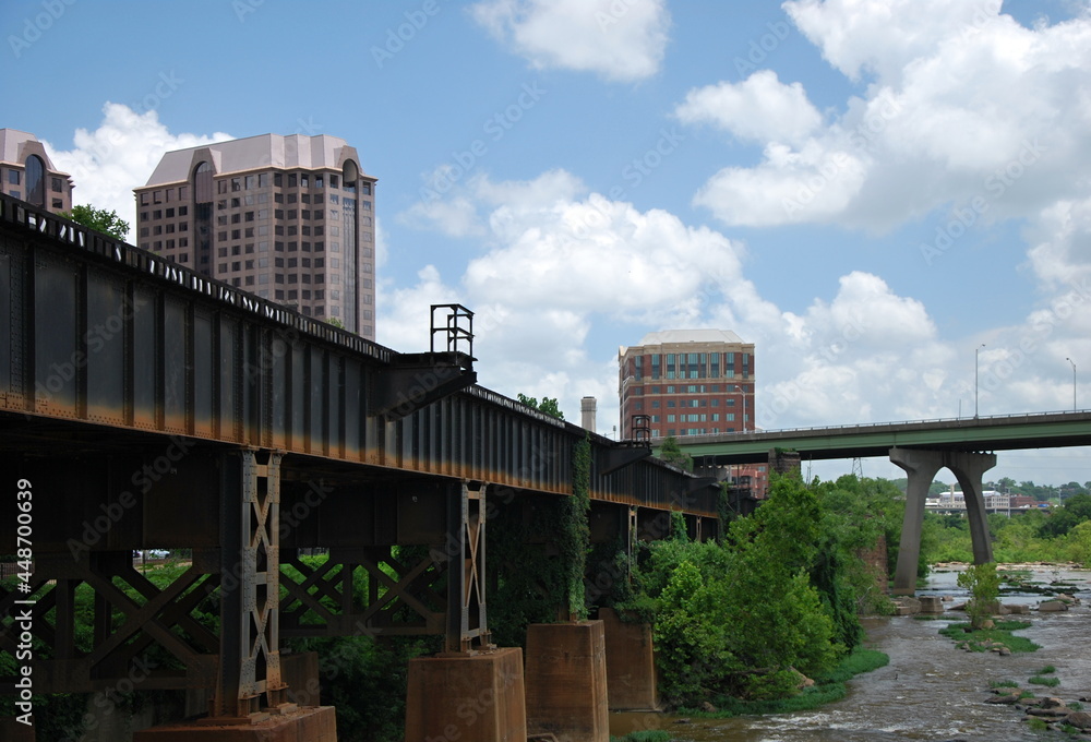 Brücke am Fluss James River in Richmond, Virginia