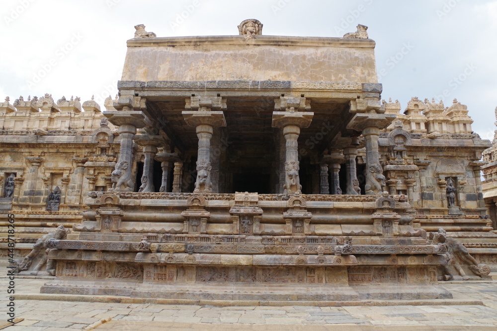 インドの世界遺産　大チョーラ朝寺院群　ダラシュラムのアイラーヴァテシュワラ寺院