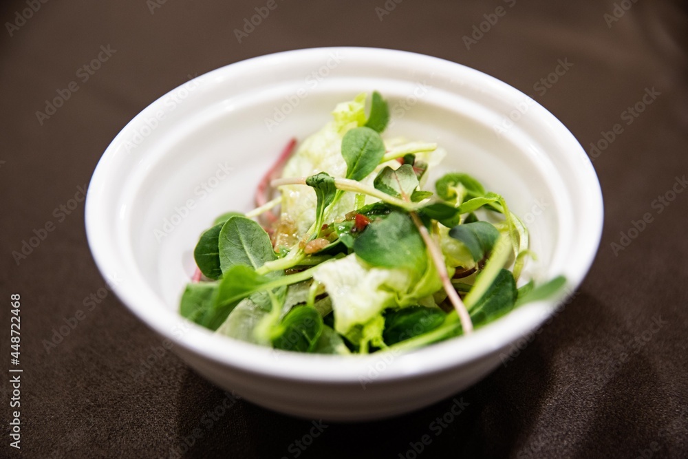 Fresh and refreshing green-yellow vegetable salad to purify the body Fresh and refreshing green-yellow vegetable salad to purify the body