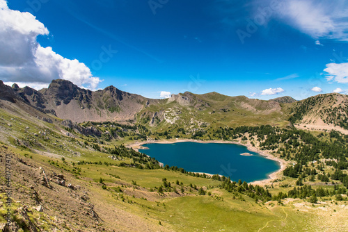 Le lac d'Allos dans le Parc National du Mercantour photo