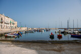 Panoramiczny widok na port w Giovinazzo, Puglia, Włochy 