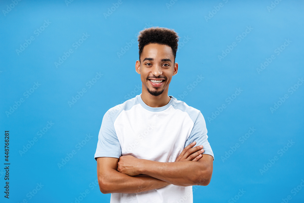 Am Using Guy Foto de Portrait of confident ambitious african american friendly guy ...