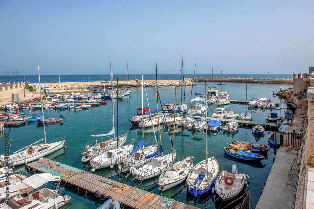 Port w Giovinazzo, Puglia, Włochy - obrazy, fototapety, plakaty 