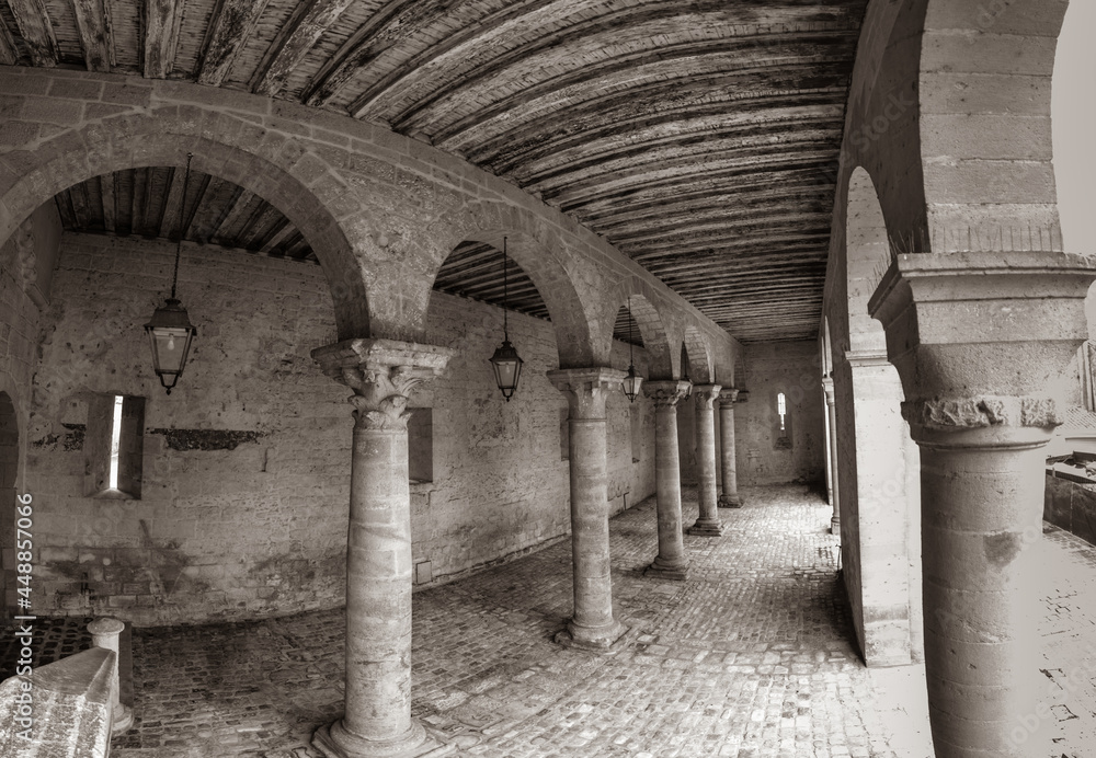 Fototapeta premium La Réole (Gironde, France) - Vue panoramique de l'ancien hôtel de ville