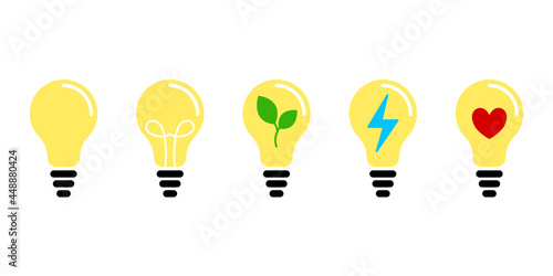 Żarówka - zestaw ikon do projektów. Żarówki świecące jasnym żółtym światłem. Symbol idei, zielonej energii, rozwiązania, pomysły, radzenia sobie z problemem. Koncept lampy, światła.