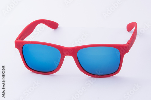 Sunglasses colors lifestyle frames mockups color red black gray