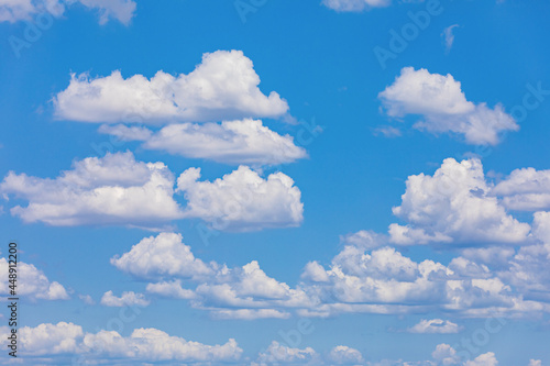 爽やかな青い空と雲・夏の空