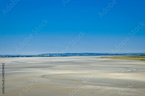 plage du Mont-Saint-Michel à marée basse